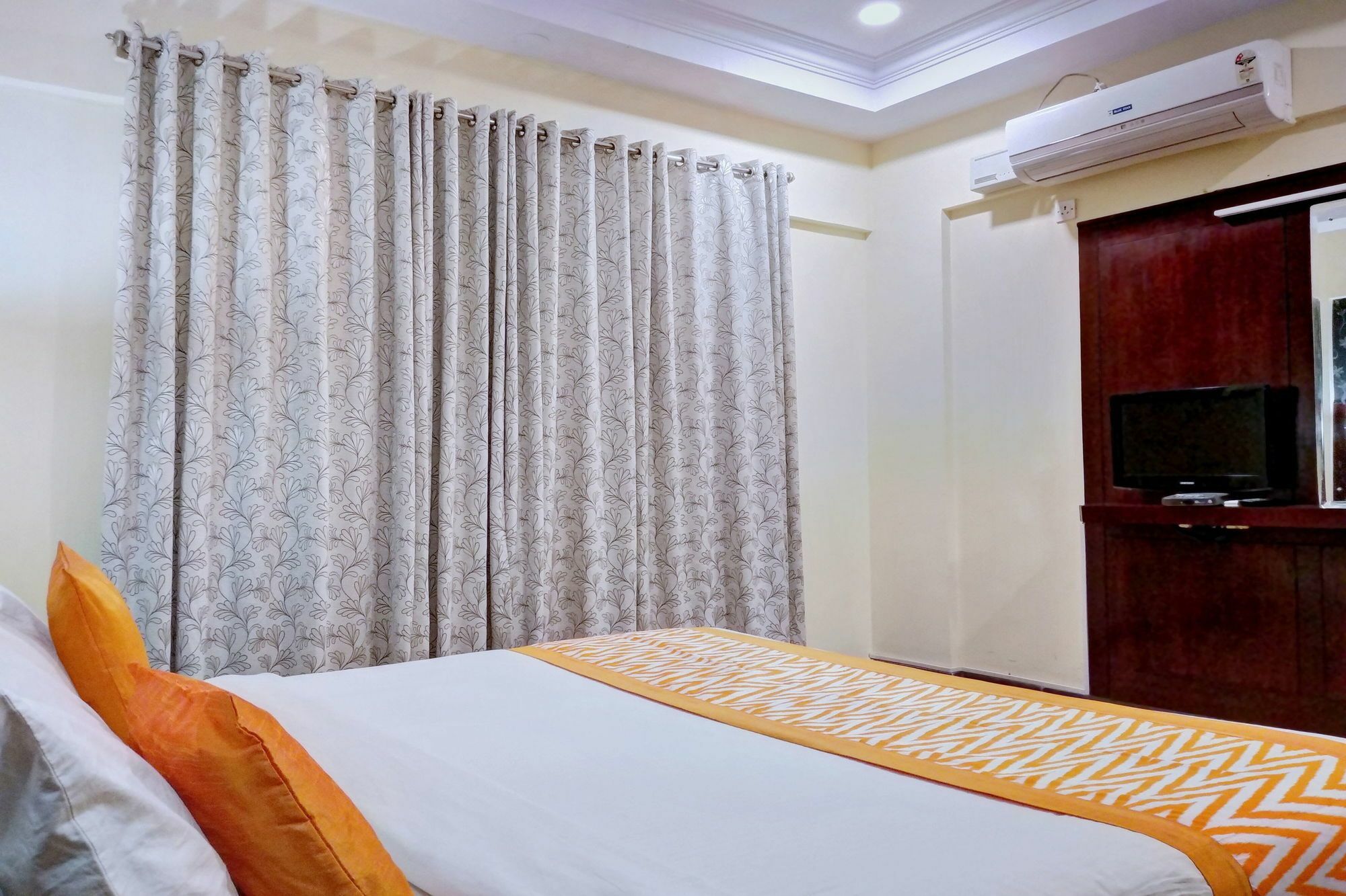 Oyo 10437 Hotel Hibiscus Inn Bangalore Exterior photo